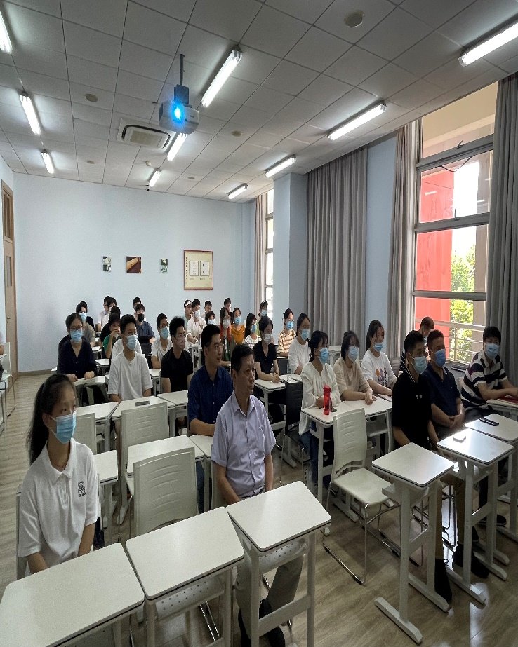 上海市蔡伦路1200号 邮编